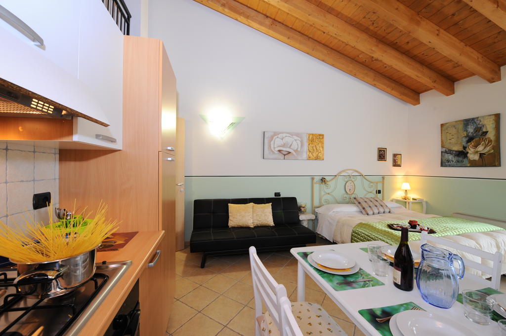 Agriturismo Terra E Sole Sant'Ambrogio di Valpolicella Værelse billede