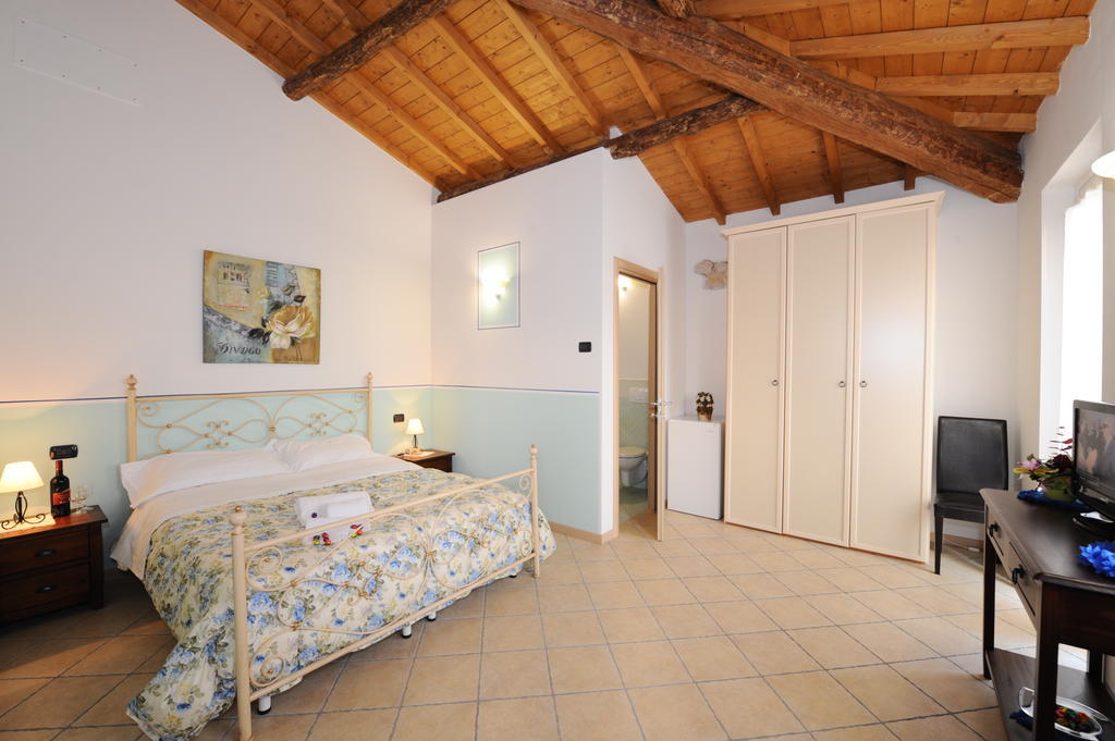 Agriturismo Terra E Sole Sant'Ambrogio di Valpolicella Værelse billede